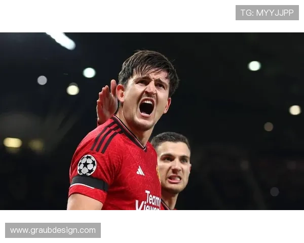 曼联防线失误问题影响关键战表现,赛季稳定性面临考验 曼联防线失误问题影响关键战表现,赛季稳定性面临考验